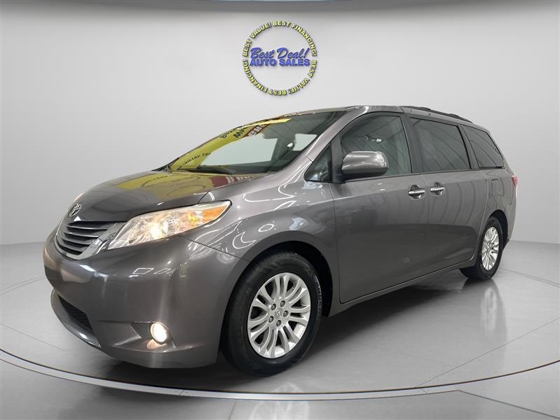 2017 Toyota Sienna XLE