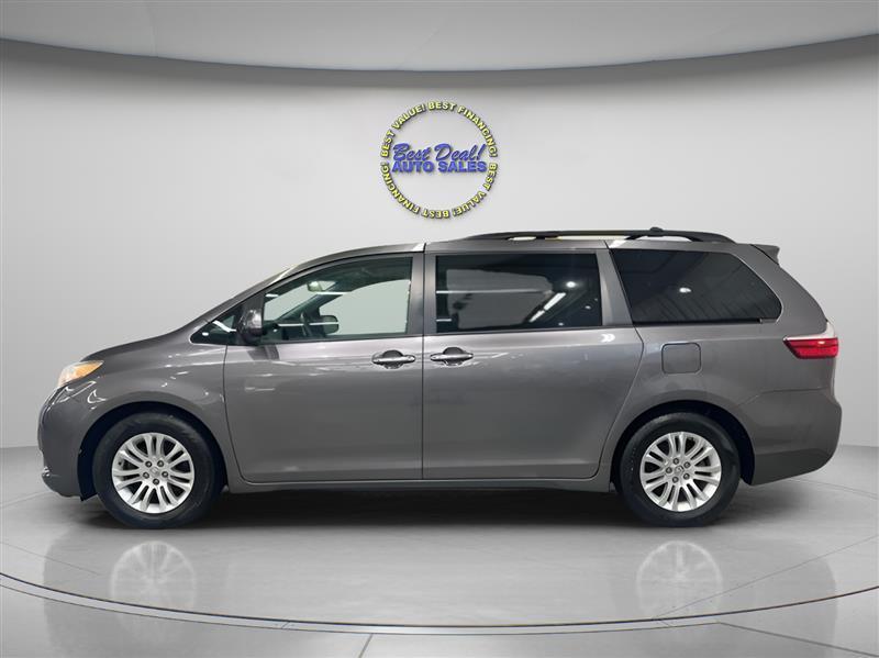 Toyota Sienna XLE 2017