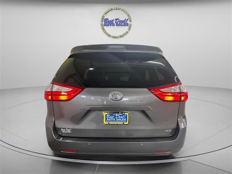 Toyota Sienna XLE 2017
