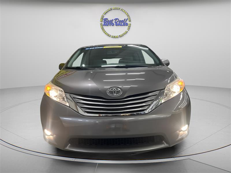 Toyota Sienna XLE 2017