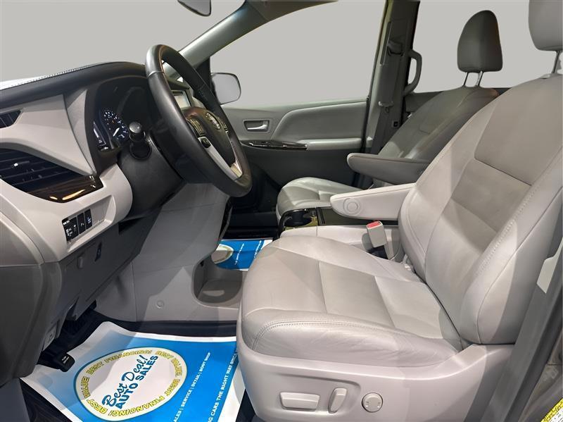 Toyota Sienna XLE 2017