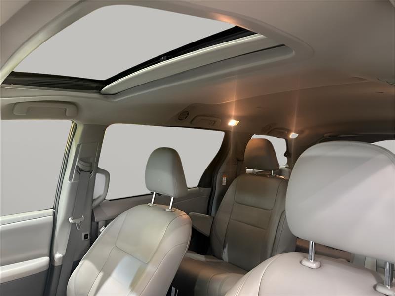 Toyota Sienna XLE 2017