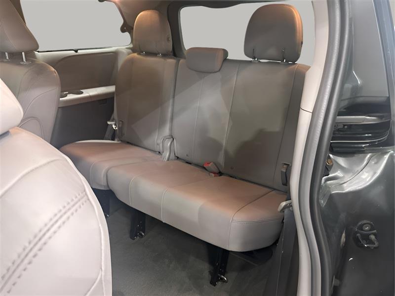 Toyota Sienna XLE 2017