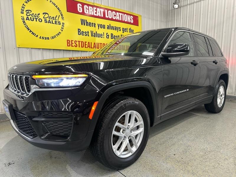 2024 Jeep Grand Cherokee Laredo 4WD