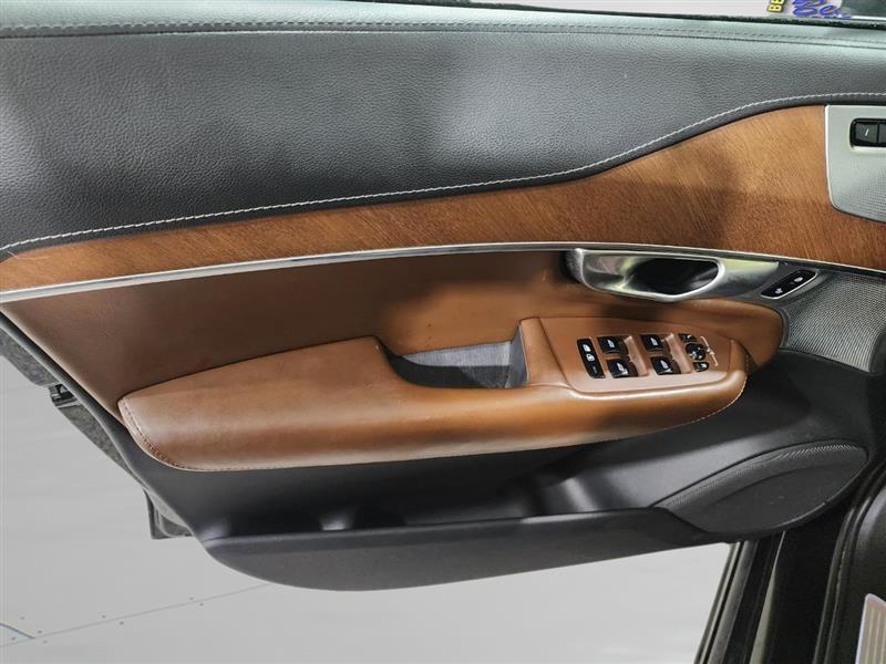Volvo XC90  2018