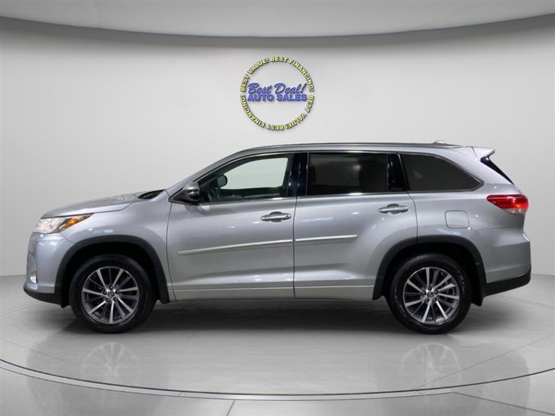 Toyota Highlander XLE AWD V6 2017