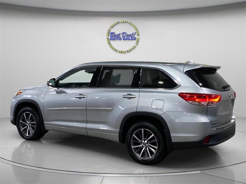 Toyota Highlander XLE AWD V6 2017