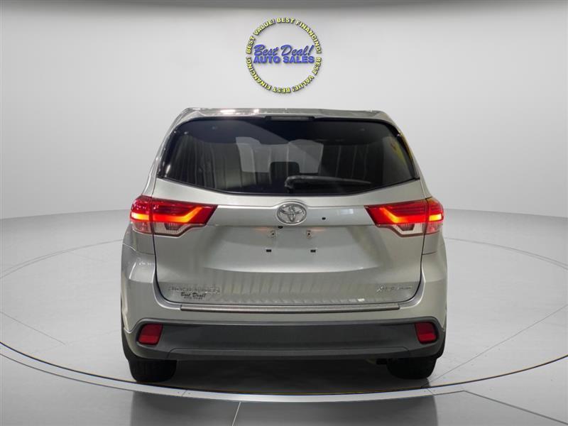 Toyota Highlander XLE AWD V6 2017