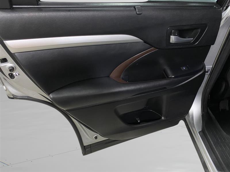 Toyota Highlander XLE AWD V6 2017