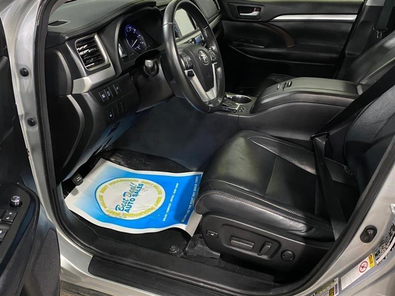 Toyota Highlander XLE AWD V6 2017