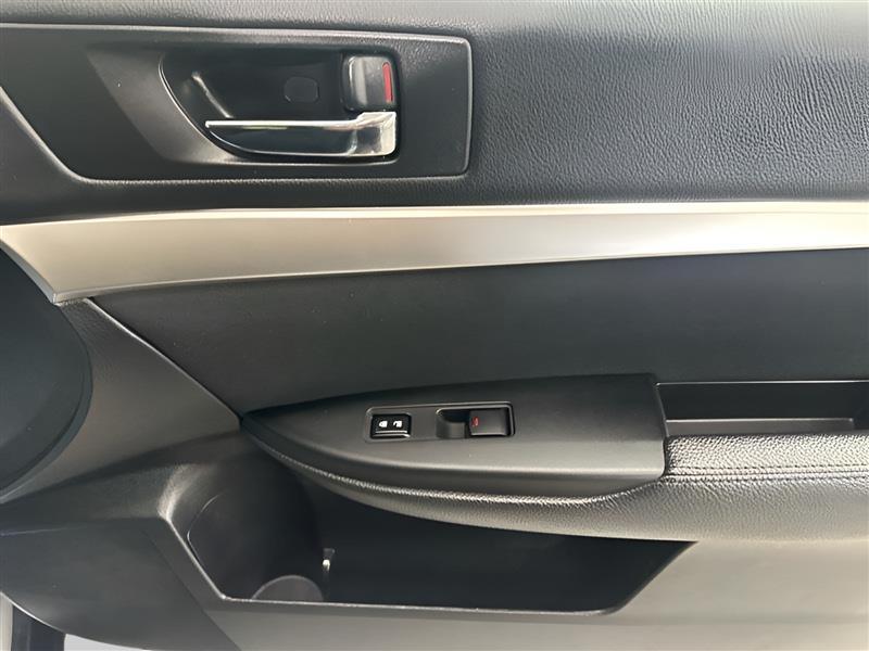 Subaru Outback 2.5i Premium 2012