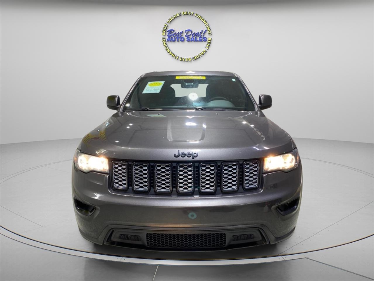Jeep Grand Cherokee Altitude 4D SUV 4WD 2019