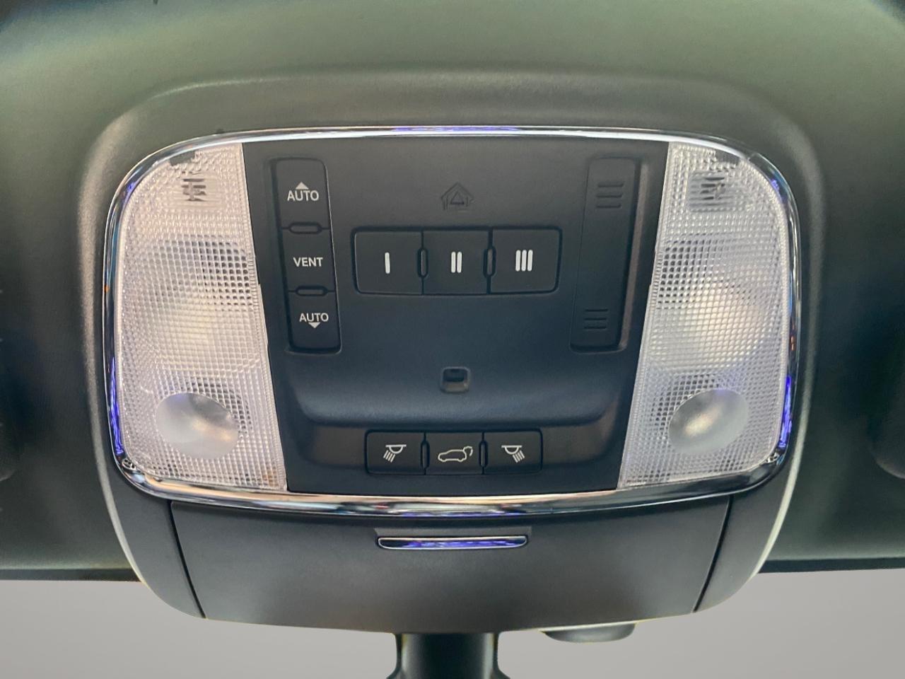 Jeep Grand Cherokee Altitude 4D SUV 4WD 2019