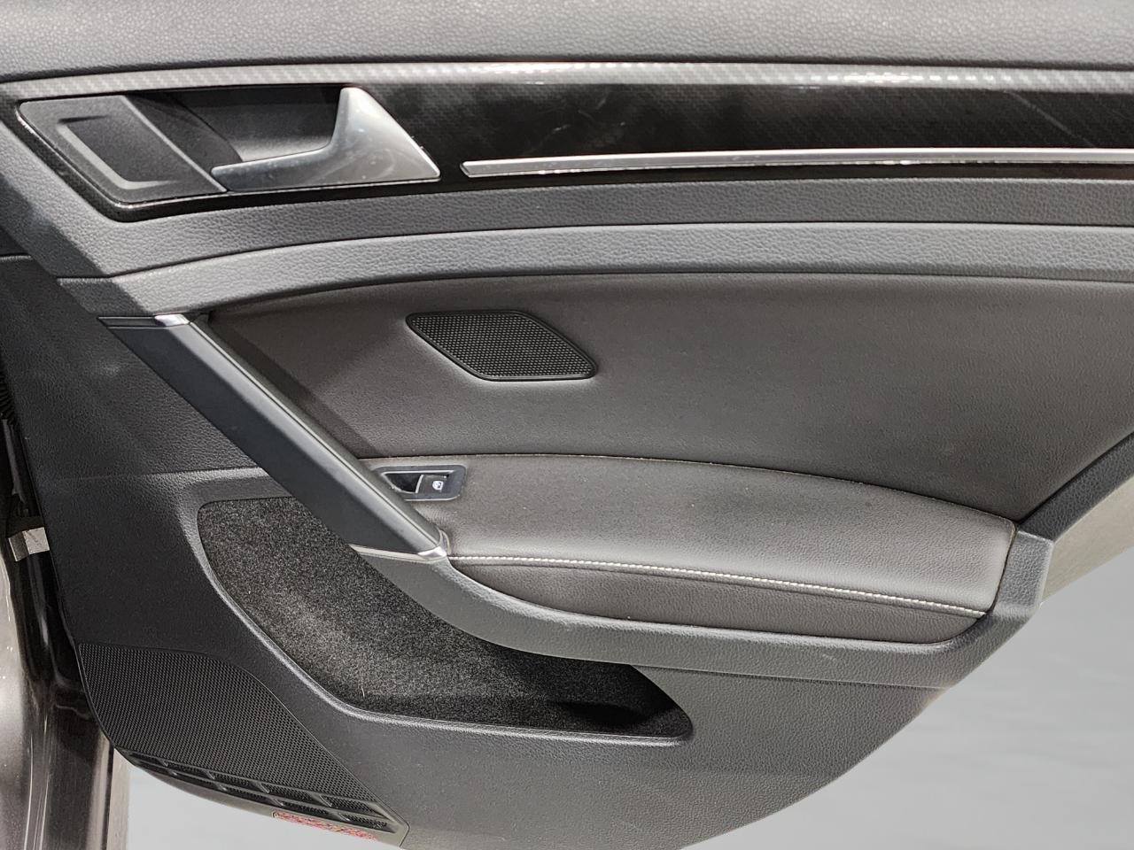 Volkswagen Golf R  2016