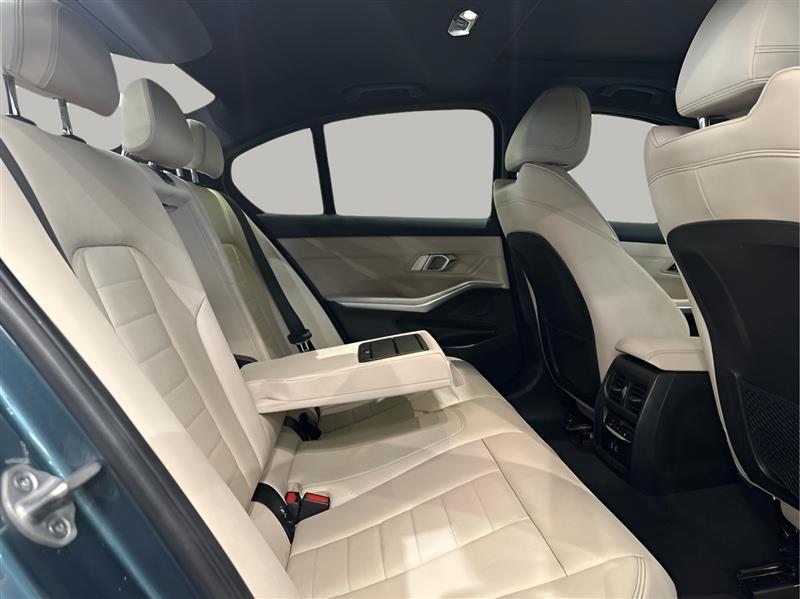 BMW 3-Series 330i xDrive 2021