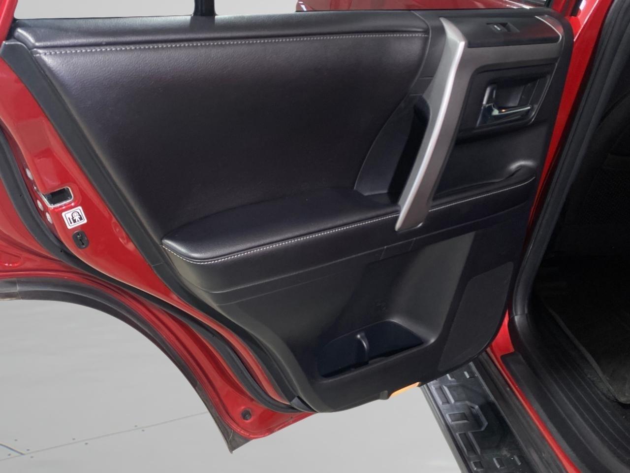 Toyota 4Runner SR5 4WD 2016