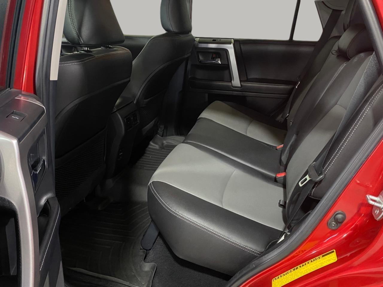 Toyota 4Runner SR5 4WD 2016