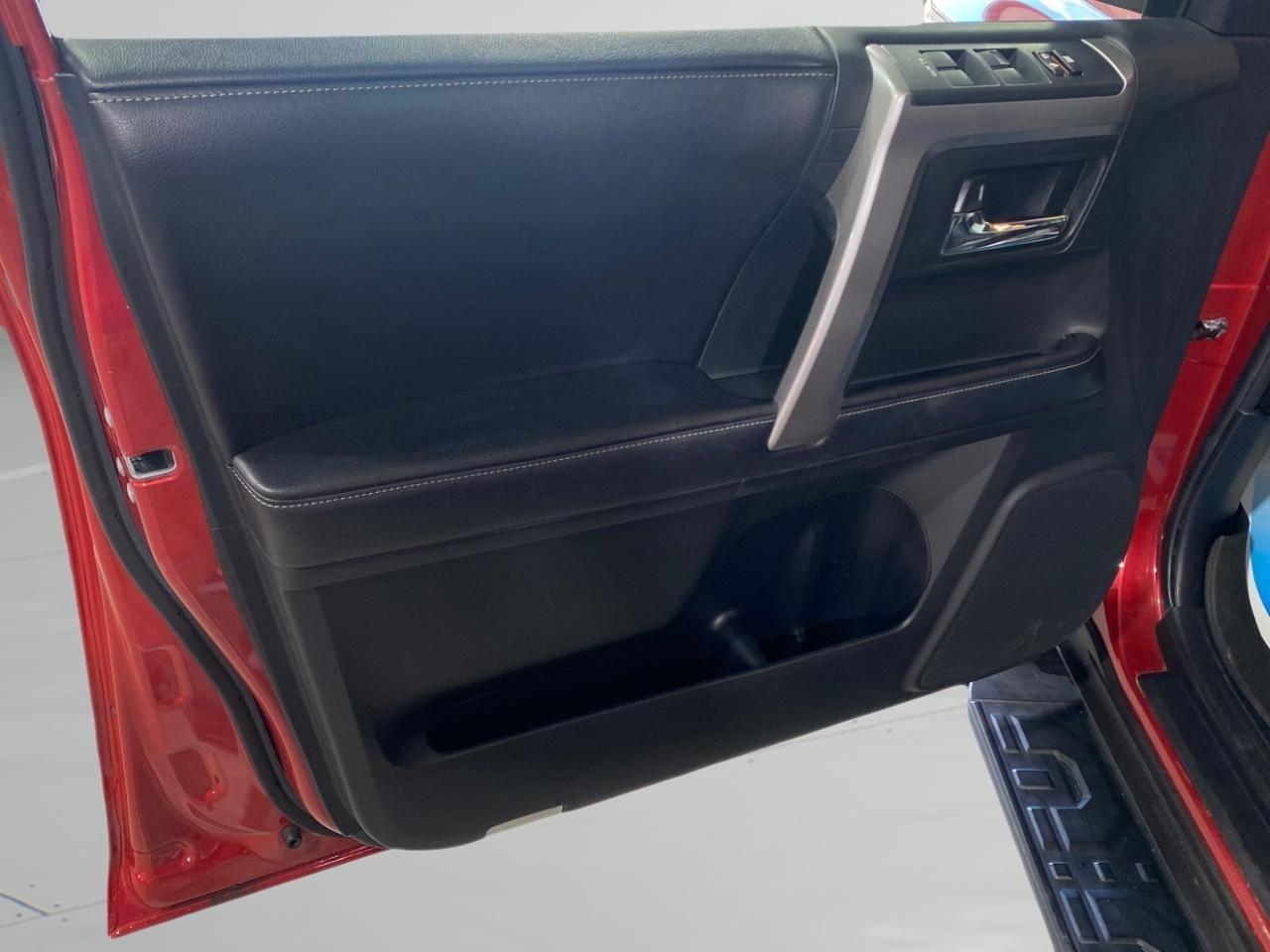 Toyota 4Runner SR5 4WD 2016