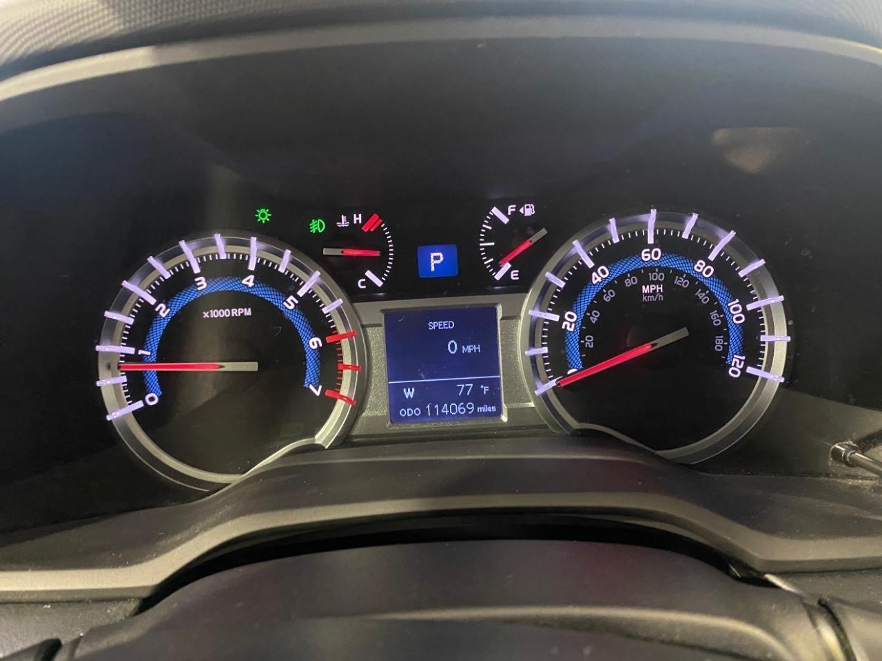 Toyota 4Runner SR5 4WD 2016