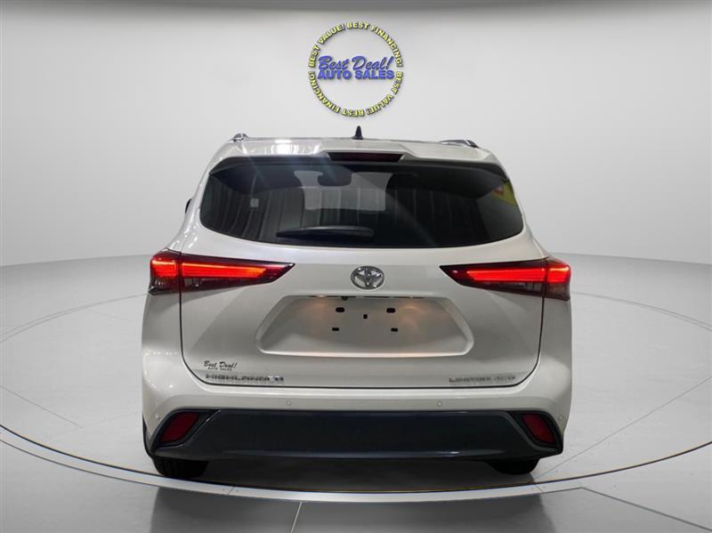 Toyota Highlander Limited AWD V6 2021