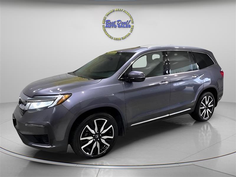 Honda Pilot Touring AWD w/Rear Captains Chairs 2021