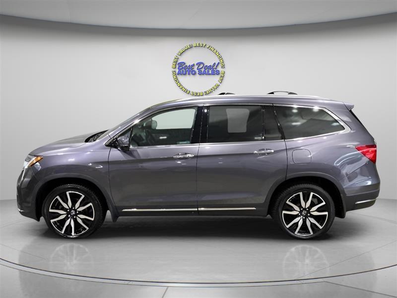 Honda Pilot Touring AWD w/Rear Captains Chairs 2021