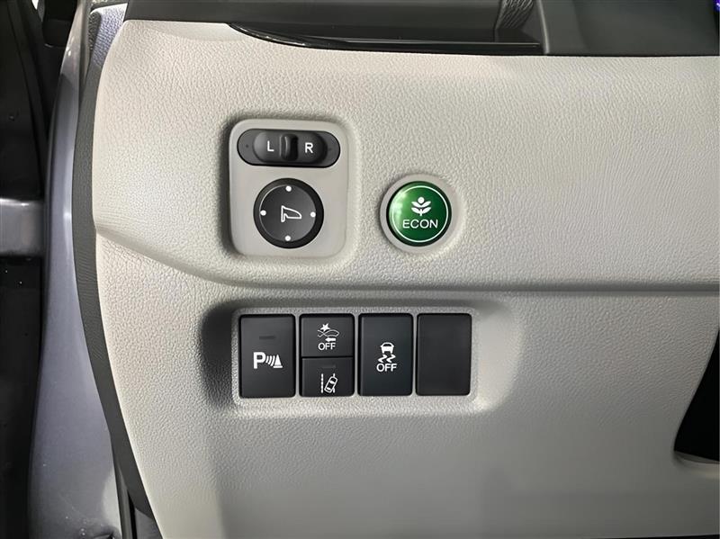 Honda Pilot Touring AWD w/Rear Captains Chairs 2021