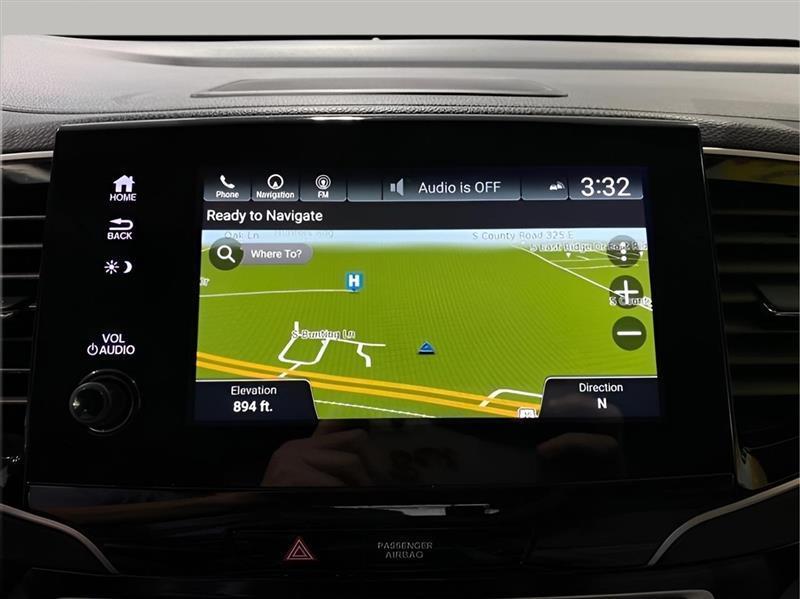 Honda Pilot Touring AWD w/Rear Captains Chairs 2021