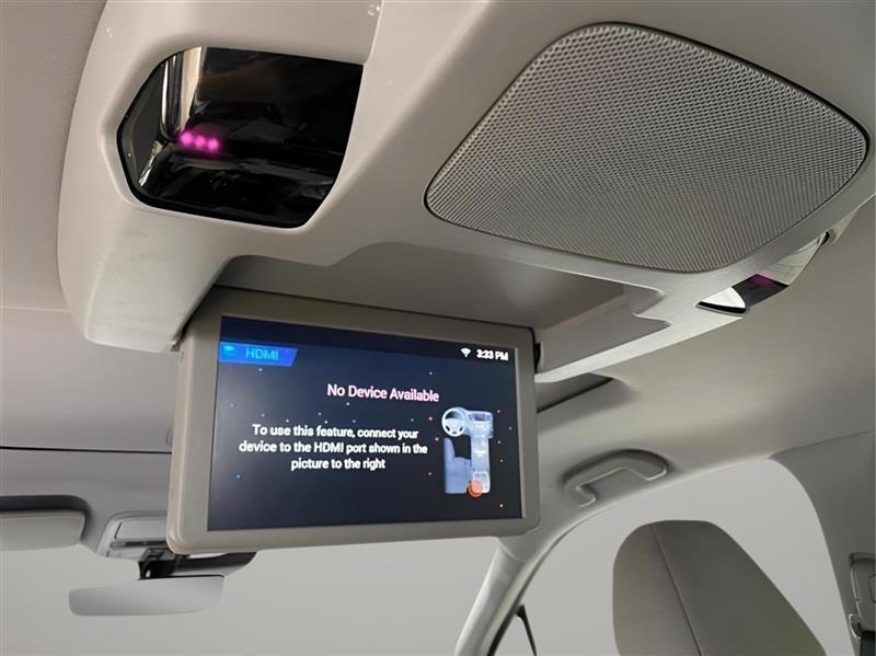Honda Pilot Touring AWD w/Rear Captains Chairs 2021