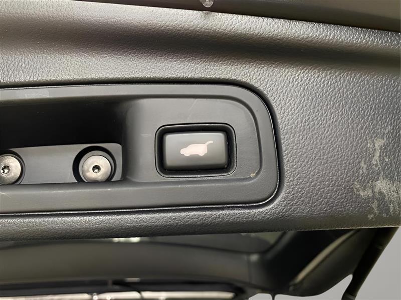 Honda Pilot Touring AWD w/Rear Captains Chairs 2021