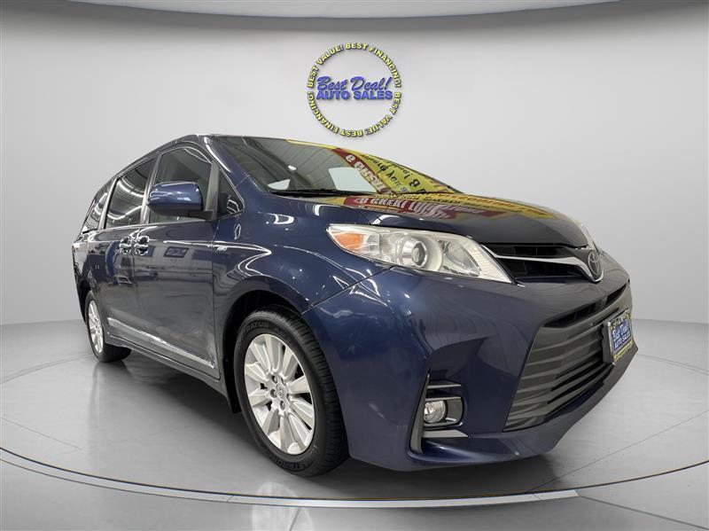 Toyota Sienna XLE 7-Passenger AWD 2019