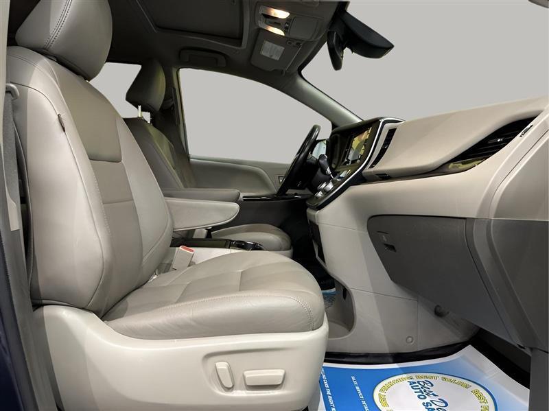 Toyota Sienna XLE 7-Passenger AWD 2019
