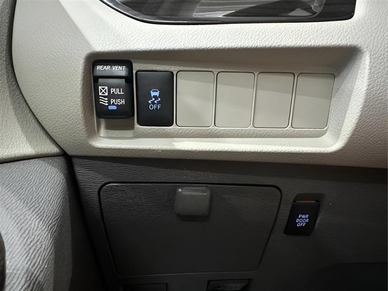 Toyota Sienna XLE 7-Passenger AWD 2019