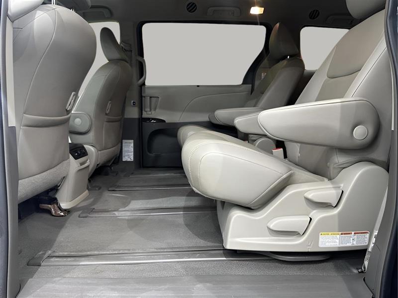 Toyota Sienna XLE 7-Passenger AWD 2019