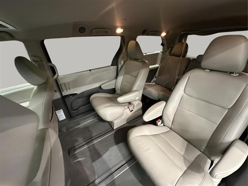 Toyota Sienna XLE 7-Passenger AWD 2019