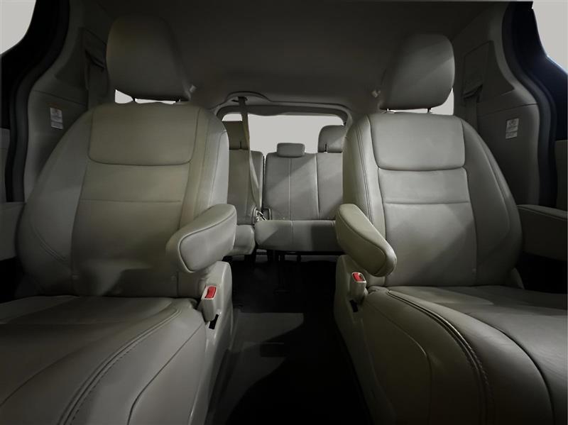 Toyota Sienna XLE 7-Passenger AWD 2019