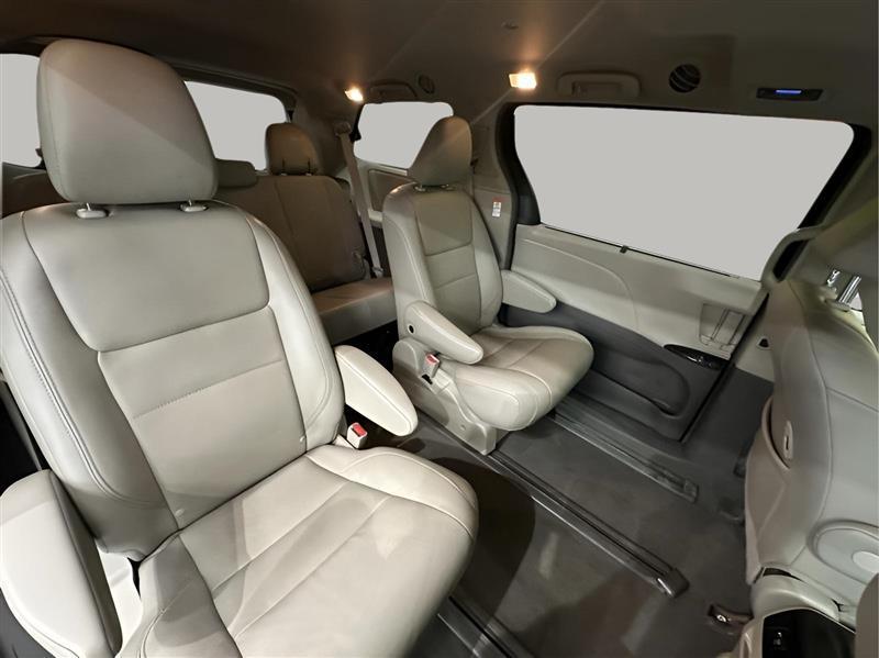 Toyota Sienna XLE 7-Passenger AWD 2019
