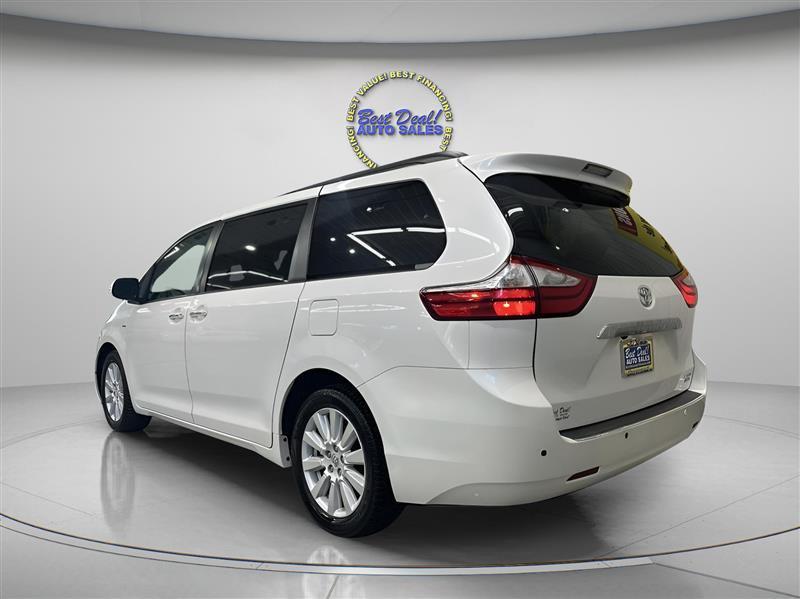 Toyota Sienna Limited Premium 7-Passenger 2017