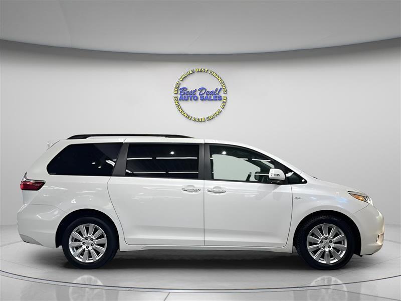 Toyota Sienna Limited Premium 7-Passenger 2017