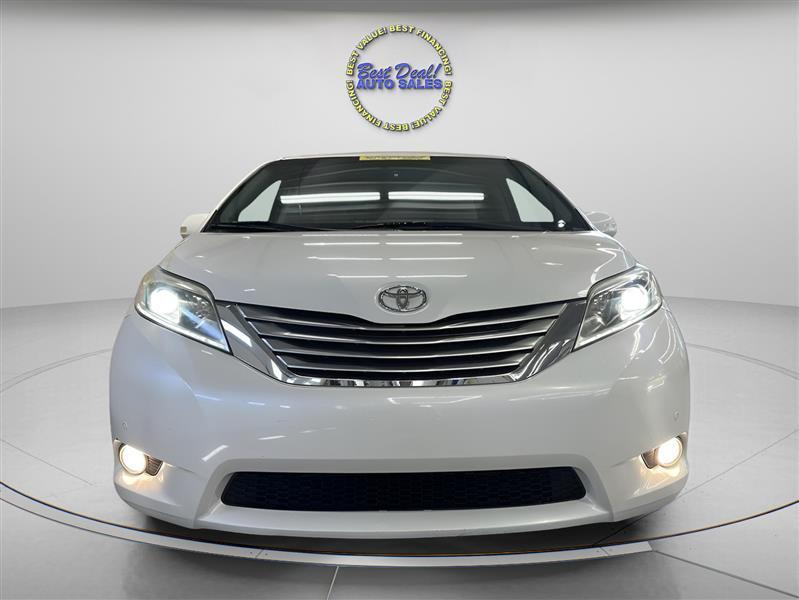Toyota Sienna Limited Premium 7-Passenger 2017