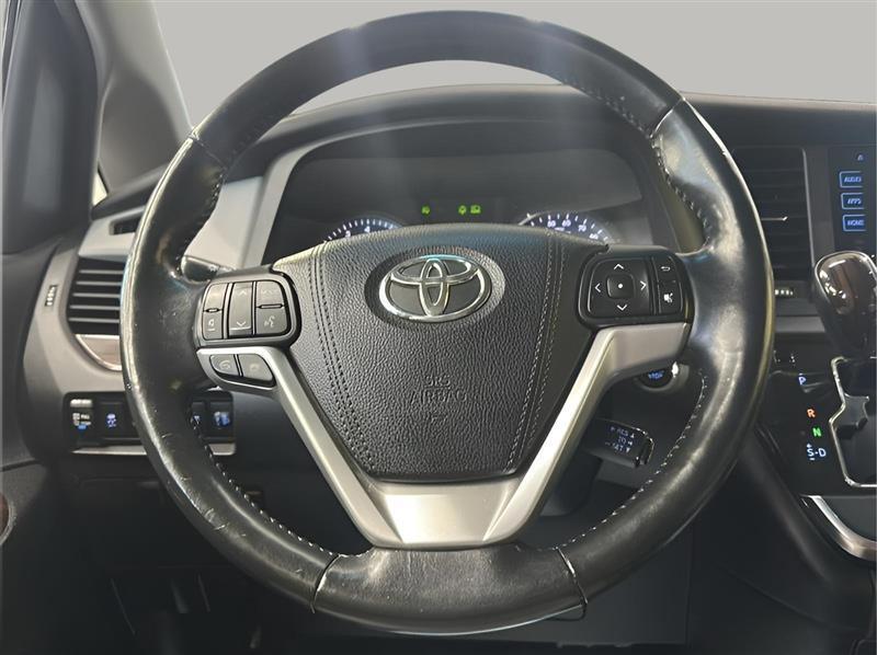 Toyota Sienna Limited Premium 7-Passenger 2017