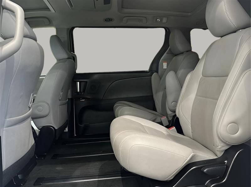 Toyota Sienna Limited Premium 7-Passenger 2017
