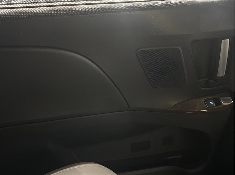 Toyota Sienna Limited Premium 7-Passenger 2017