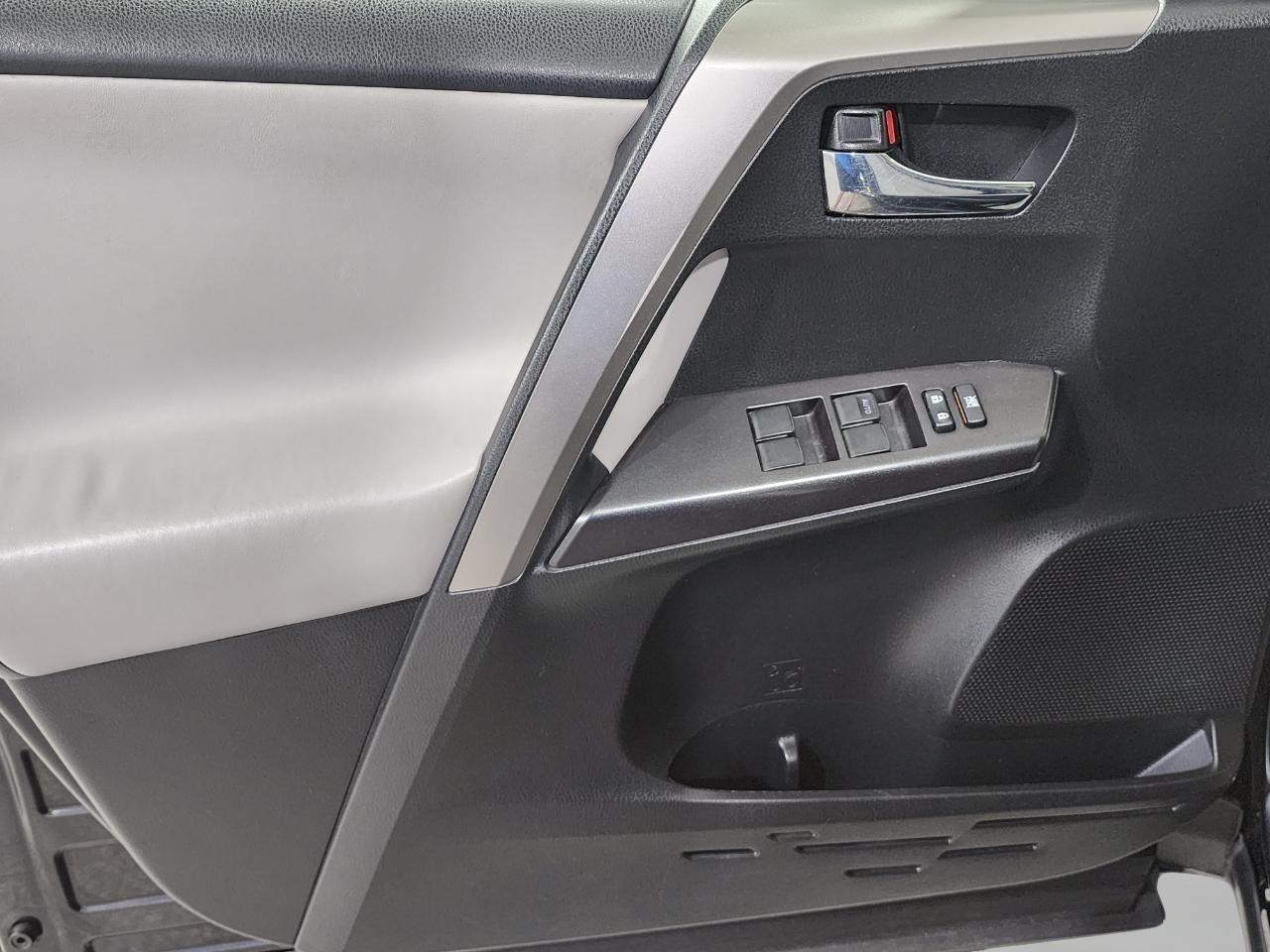 Toyota RAV4 Hybrid  2016