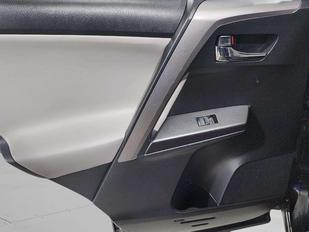 Toyota RAV4 Hybrid  2016