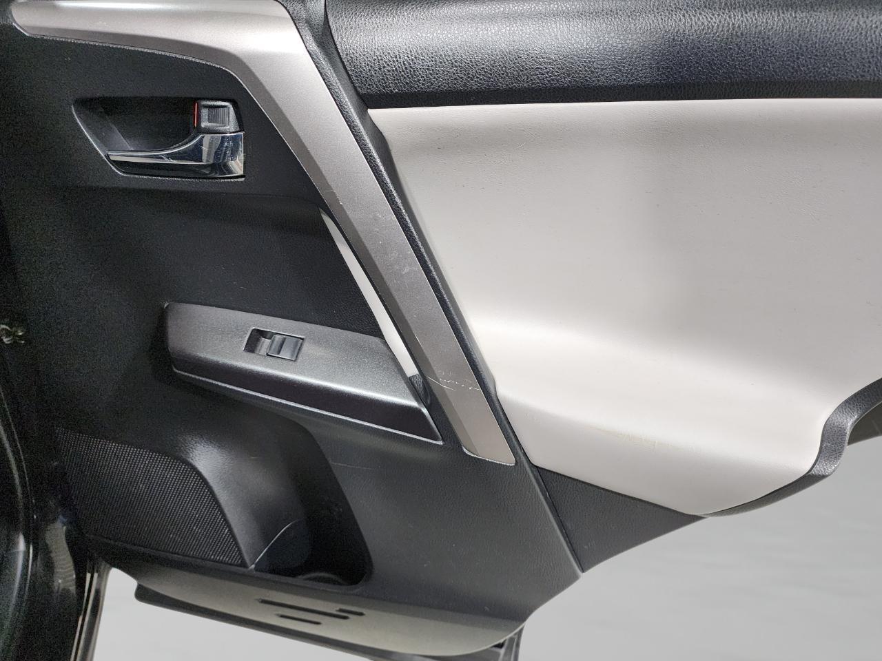Toyota RAV4 Hybrid  2016