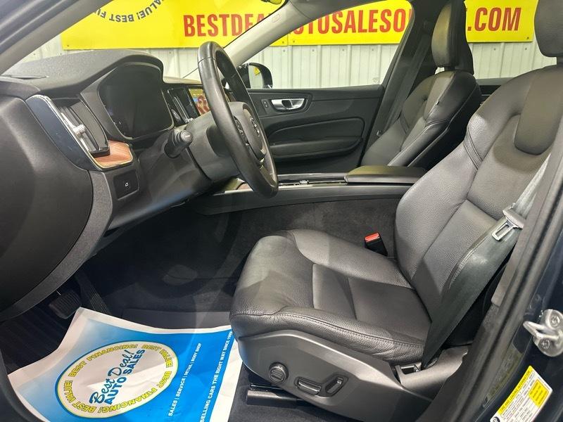 Volvo XC60 B5 Plus Dark AWD 2024