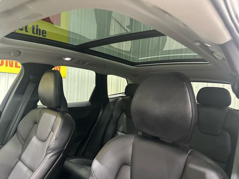 Volvo XC60 B5 Plus Dark AWD 2024