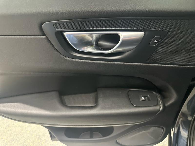Volvo XC60 B5 Plus Dark AWD 2024