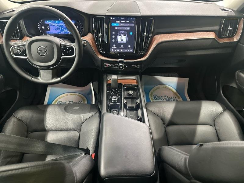 Volvo XC60 B5 Plus Dark AWD 2024
